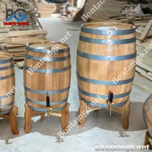 Thùng rượu bằng gỗ dáng đứng